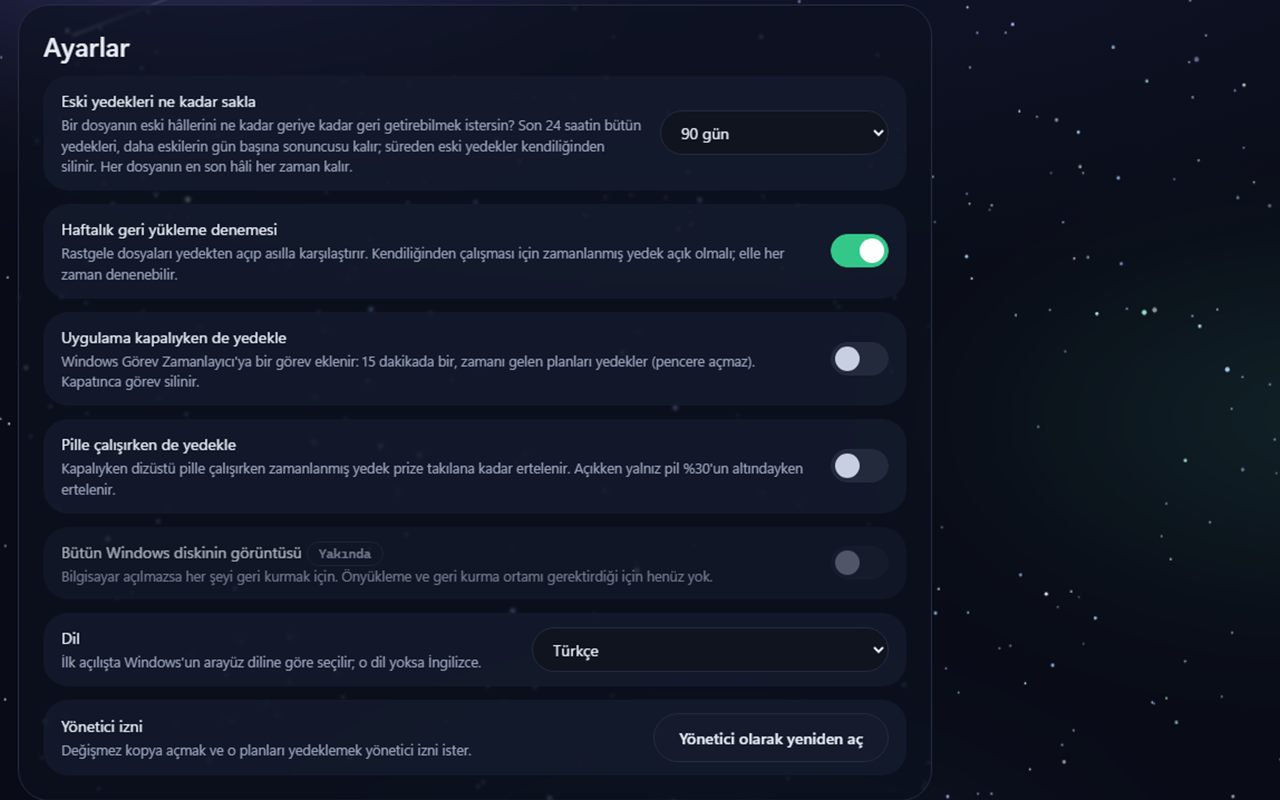 Aurora Backup Ayarlar ekranı: eski yedekleri ne kadar saklayacağınız, haftalık geri yükleme denemesi, uygulama kapalıyken yedekleme, pilde yedekleme, bütün diskin görüntüsü (Yakında) ve dil.