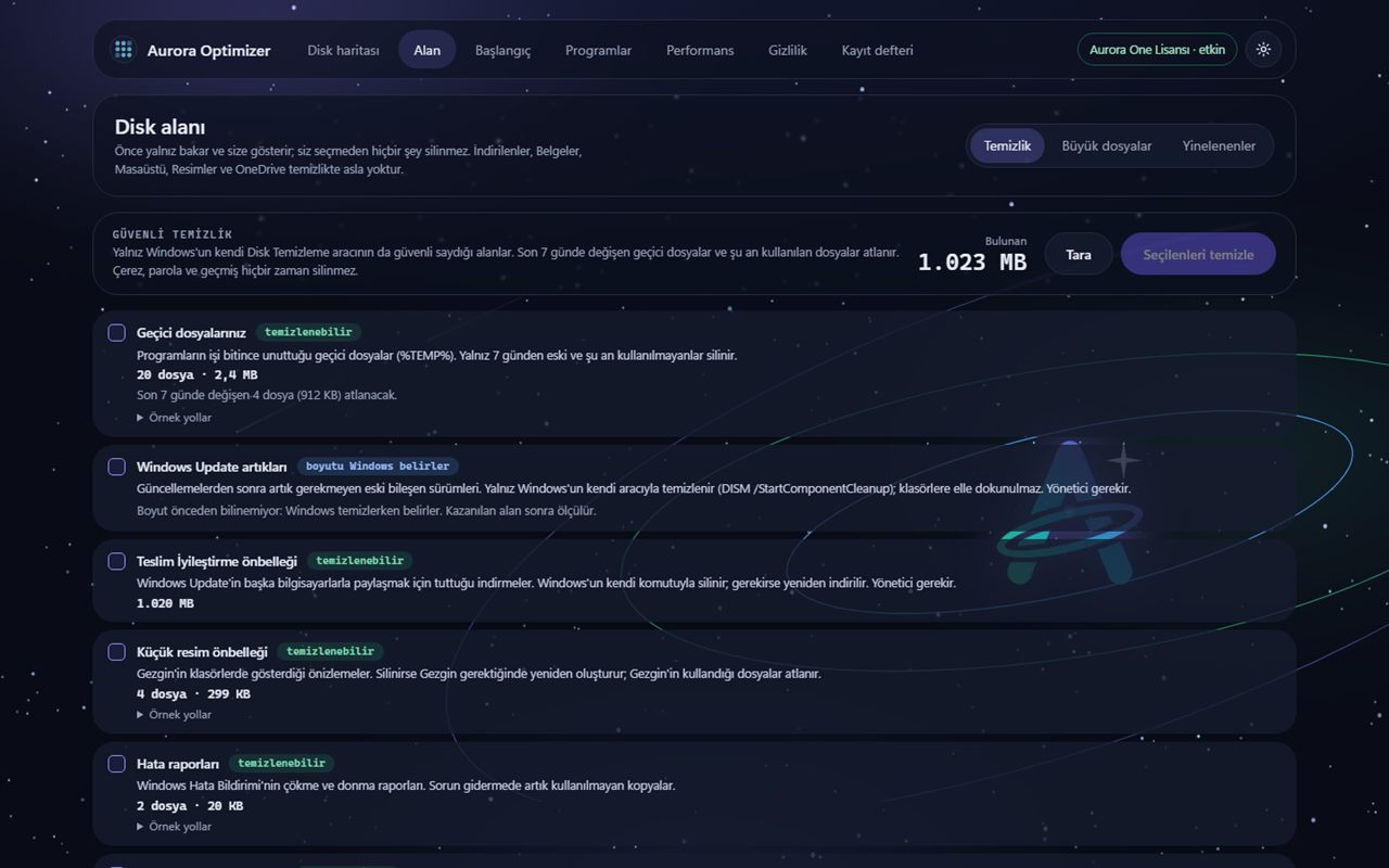 Aurora Optimizer Alan ekranı, Temizlik sekmesi: geçici dosyalar, Windows Update artıkları, Teslim İyileştirme önbelleği, küçük resim önbelleği ve hata raporları kategorileri; hiçbiri seçili değil.